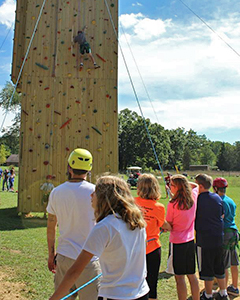 Program Educators will teach and facilitate recreational activities to 4th–7th grade students.